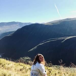 Meet your Posher, Laura